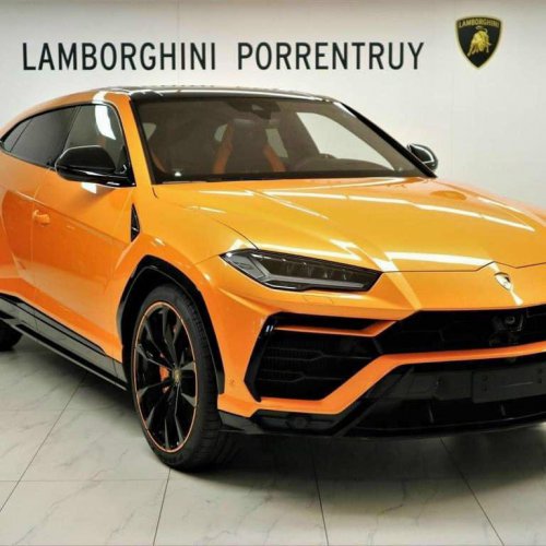 LAMBOGHINI URUS