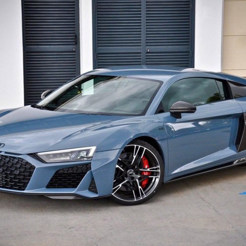 AUDI R8